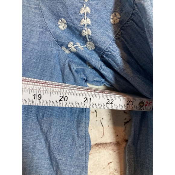 Old Navy Peasant Top Womens Large Chambray Blue Embroidered Boho Balloon Sleeve - Picture 8 of 13